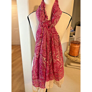 Women's pink paisley print scarf/wrap